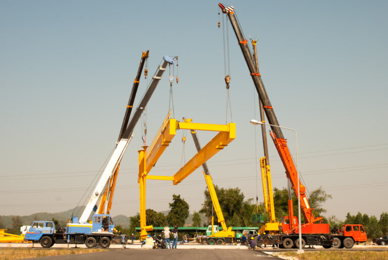 mobile crane lifting